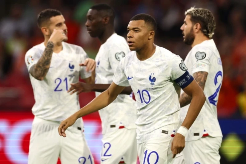 Mbappe'nin Azerbaycan Maçında Tekrarlayan Ayak Bileği Sakatlığı Deschamps'ı Endişelendiriyor mu?