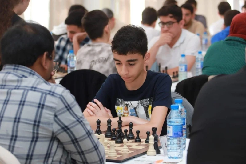 Xaqan Əhməd Shamakhi Opendə vahid liderdir