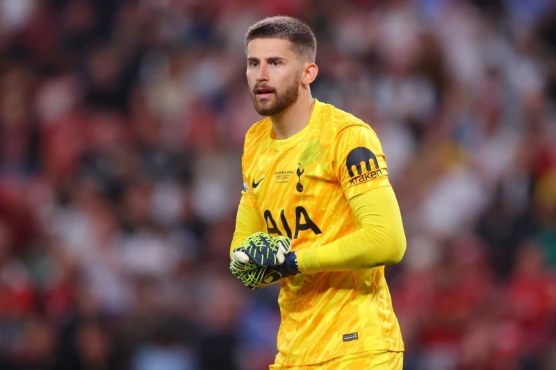 Juventus Interested in Transfer of Tottenham Goalkeeper Vicario