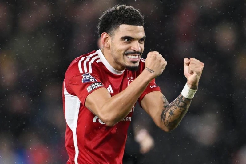 Mançester Siti Bernardu Silvanı Morqan Gibbs-Uayt ilə əvəz edə bilər