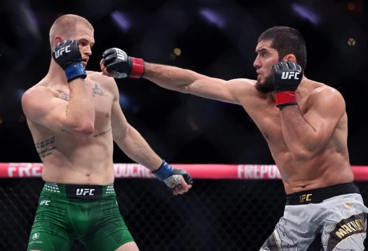 İslam Mahaçev UFC tarixində ən uzunmüddətli qələbə seriyasına sahib oldu