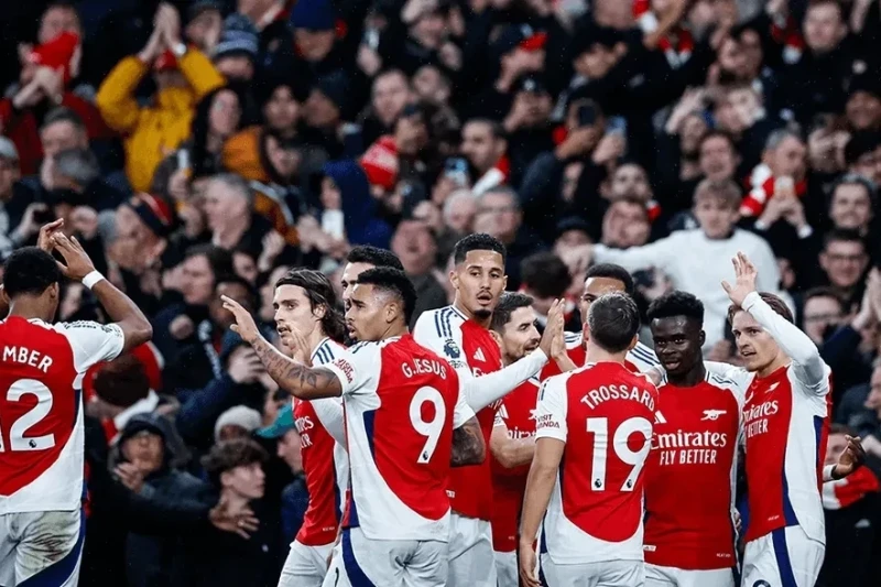 Arsenal 2000 həddinə çatıb - SİYAHI