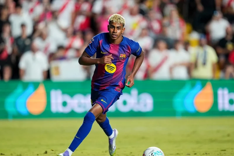 Lamin Yamal sosial mediada iştirakını məhdudlaşdırır