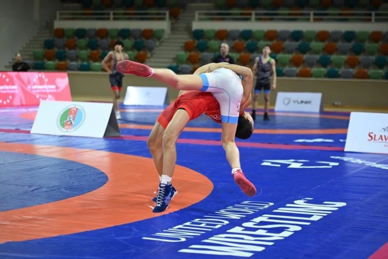 Gəncədə U-17 Yunan-Roma və sərbəst güləş üzrə Azərbaycan çempionatına start verildi