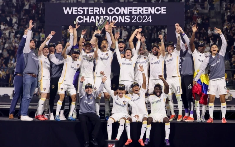Marko Roysun çıxış etdiyi klub MLS kubokunun qalibi olub