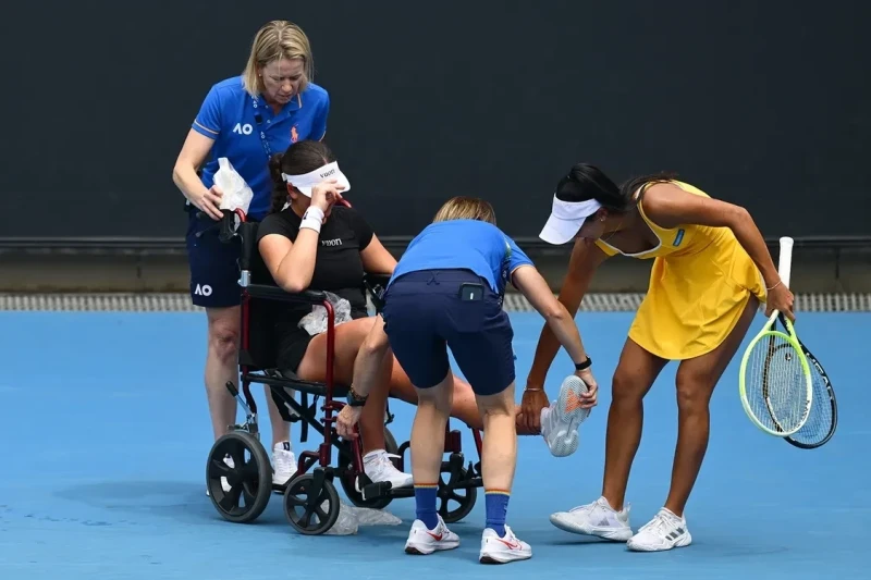 Marina Stakuşiç Australian Opendə zədə səbəbindən oyunu yarımçıq dayandırdı