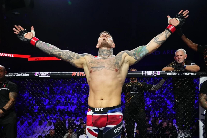 Tom Aspinall, Matchroom ile işbirliğini ailesini geçindirme arzusuyla açıkladı