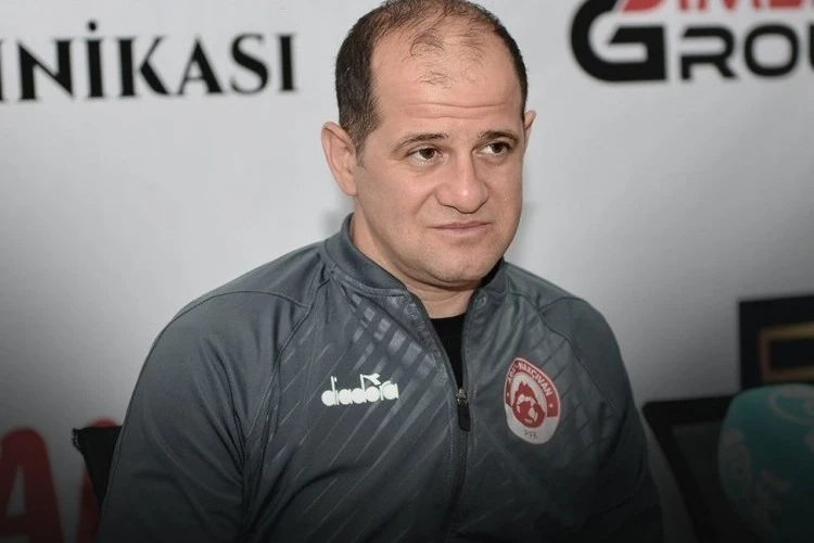 Elmar Bakhshiyev ile İleri