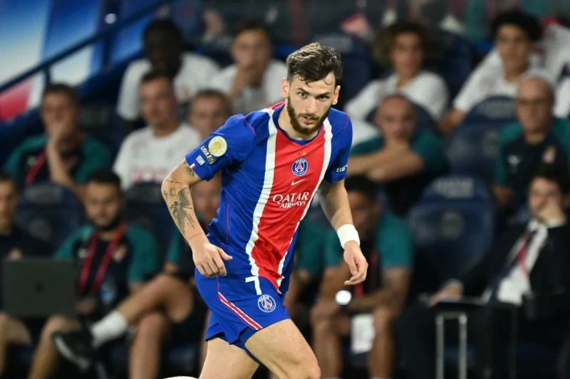 PSJ-nin futbolçusu Kvaratsxeliyanın dizində ön çarpaz bağları qopub
