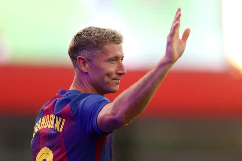 Robert Lewandowski'nin Kariyerinde 700. Gol Kutlaması