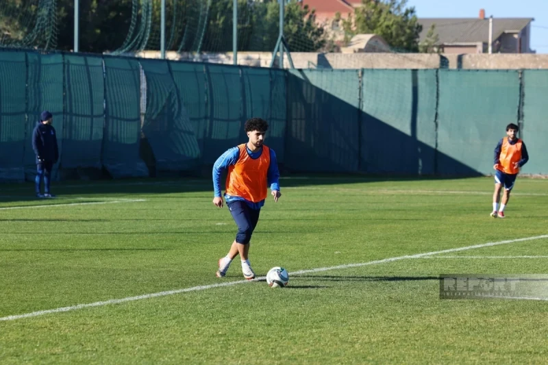 Azərbaycan U-21 millisinin Bakıda təlim-məşq toplanışı başlayıb, komanda yoldaşlıq oyunları üçün Türkiyəyə yollanacaq