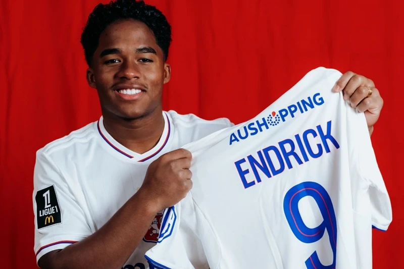 Эндрик будет носить футболку с номером 9 в «Лионе»