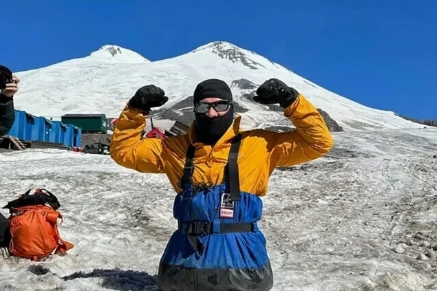 Elleriyle Everest'e tırmanan ilk insan: Rüstem Nabiyev'in tarihi başarısı