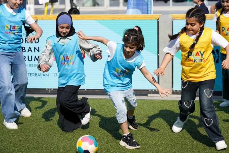 WUF13 çərçivəsində Dəniz Mall qarşısında AFFA-nın ikinci minifutbol meydançası açıldı - FOTO