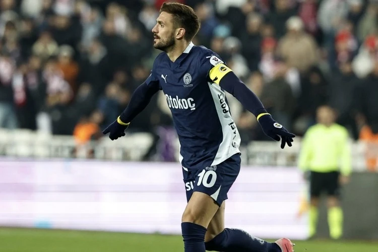 Fenerbahce player returns to his homeland