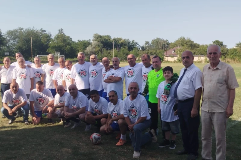 Qusarda faciə: Veteran futbol&ccedil;u Eldar Əlixanov oyun zamanı vəfat etdi