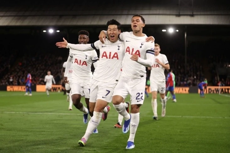 Tottenham teknik direktörlük pozisyonu için 3 aday: Frank, Silva ve Iraola