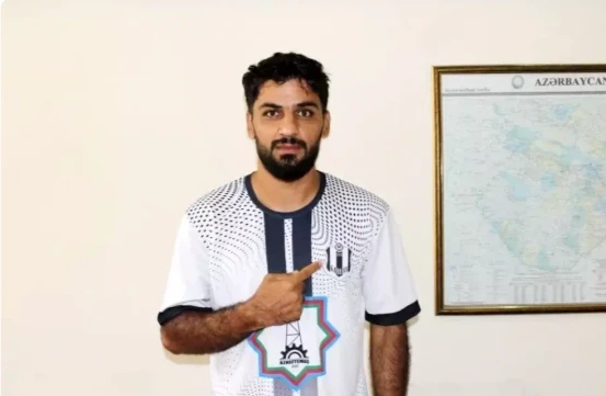 Azerbaycan'da oynamış İranlı futbolcu İran'da tutuklandı