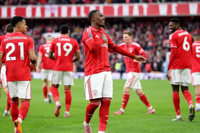 İngiltere Premier Ligi: Nottingham Forest Tottenham'ı mağlup etti, Newcastle kendi kalesine golle kaybetti;