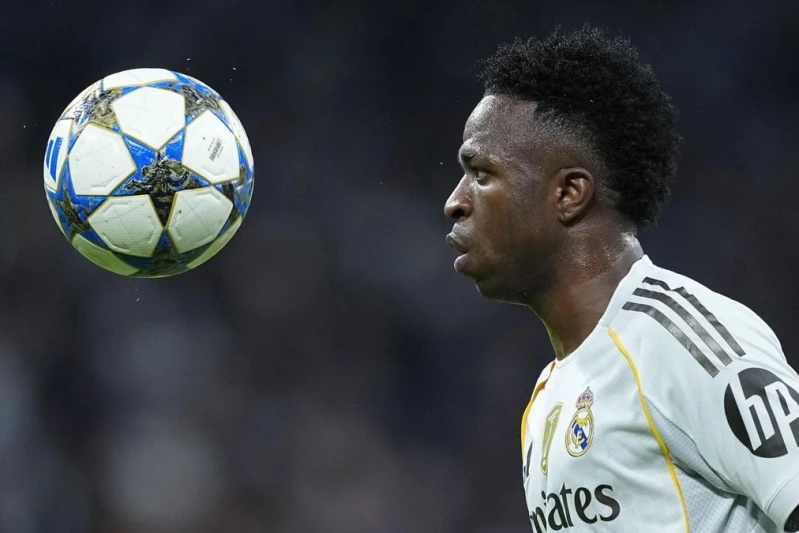 Real Madrid Vinisiusa müqavilə ilə bağlı ultimatum verdi