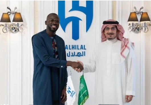 Al-Hilal Kalidou Koulibaly ile Sözleşmesini Uzattı