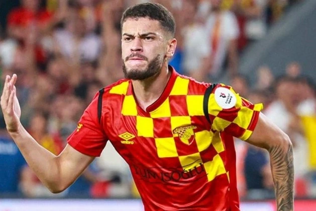 Beşiktaş braziliyalı oyunçunu transfer etməyi düşünür