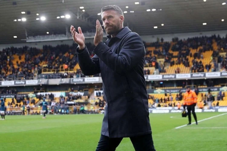 Vulverhempton Rob Edvardsı Baş Məşqçi Təyin Etdi