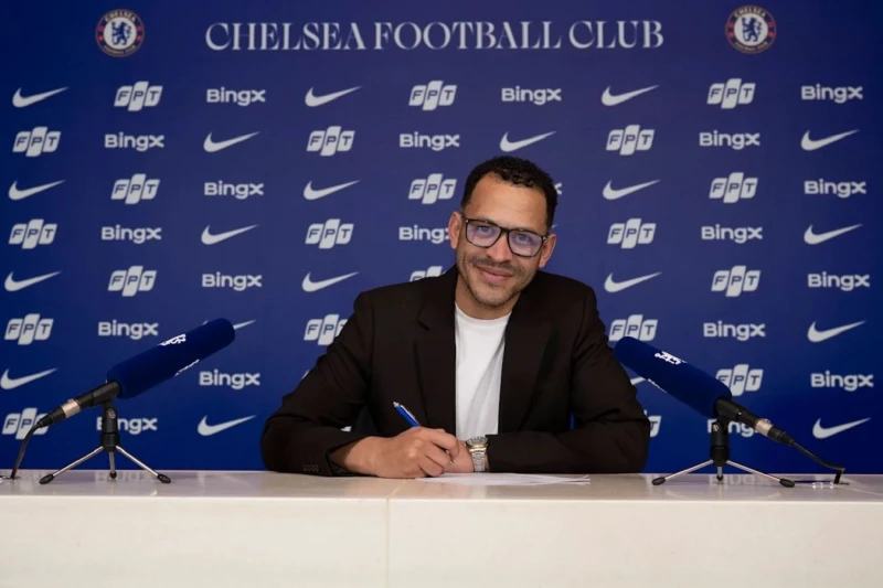 Liam Rosenior Çelsinin Kobhemdəki təlim-məşq bazasında - FOTO