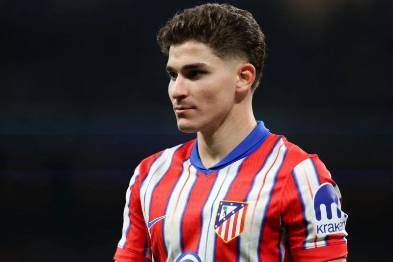 Barcelona begins negotiations with Julian Alvarez