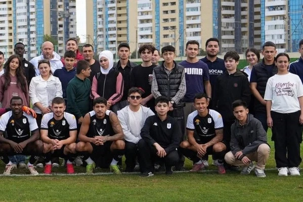 Neftçi futbol kulübü şehit ve gazi çocuklarını ağırladı