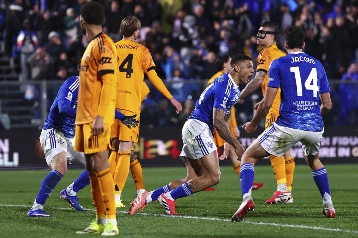 A Seriyası: Komo Romanı azlıqda yaxaladı, Bolonya qələbə qazandı, Piza sürpriz etdi, Genoa Veronanı məğlub etdi - YENİLƏNİR + VİDEO