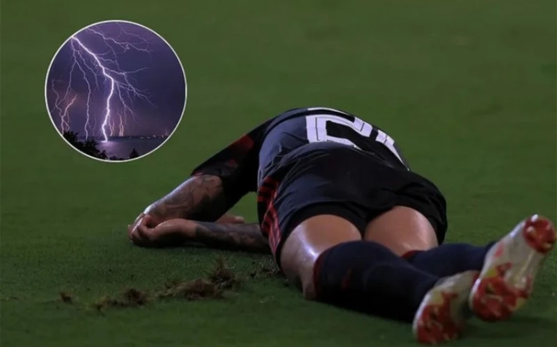 Kolumbiyada ildırım vurması nəticəsində dörd futbolçu həlak olub