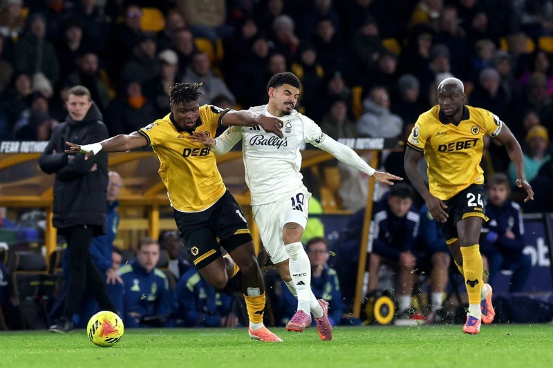 Nottingem Forest Vulverhemptonu səfərdə məğlub etdi