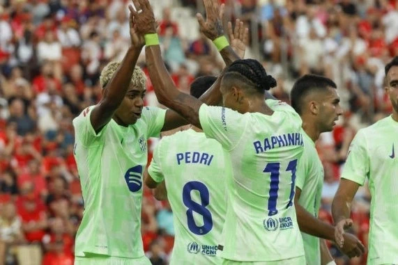 La Liga Round 1: Barcelona started with a victory, Valencia - Real Sociedad match - VIDEO