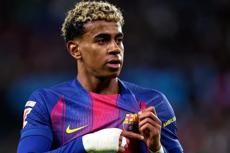 Yamalın Atletiko oyununda Flikin köməkçisinə reaksiyası: Qəzəbin səbəbi açıqlandı