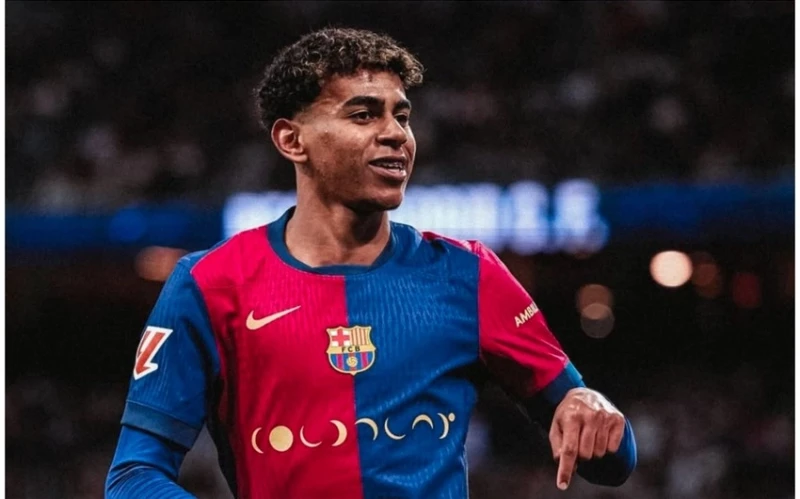 "Barselona"nın 17 yaşlı futbolçusu 100-cü matçını keçirib