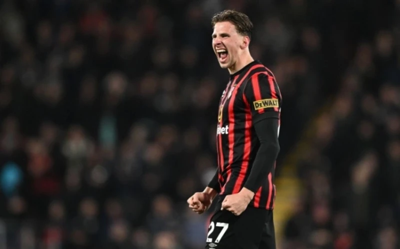 Ilya Zabarnyi moves from Bournemouth to PSG