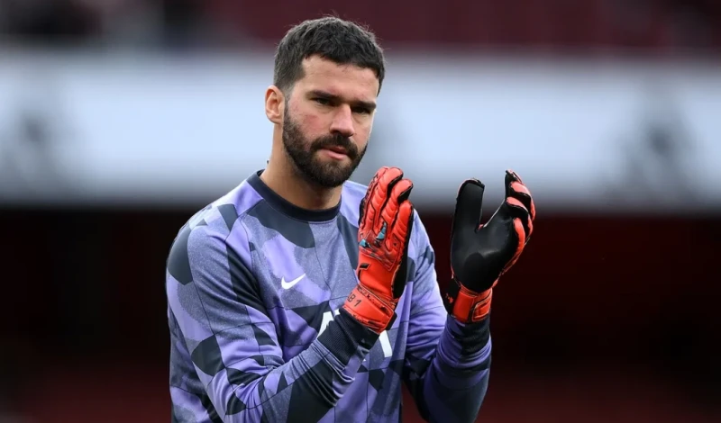 Alisson Bekker üçün mövsüm başa çatdı