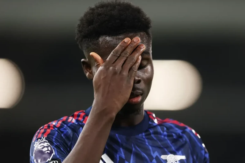 Bukayo Saka calls his corner kicks awful but assists the winning goal