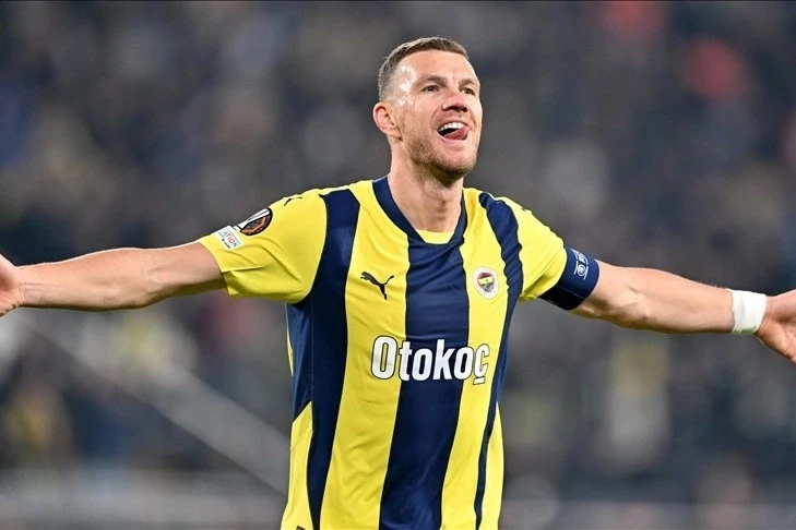 Fenerbahçe Edin Dzeko ile Yollarını Ayırdı