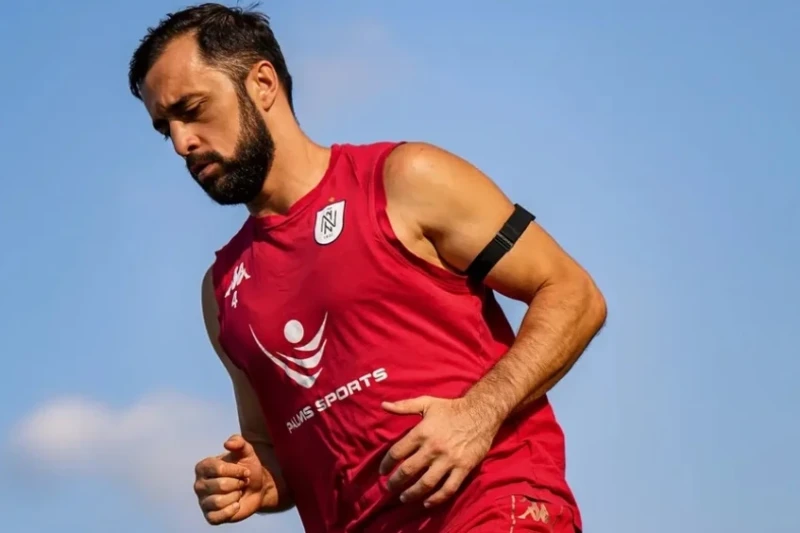 “Neftçi” klubunun Elvin Camalovla müqaviləsi qarşılıqlı razılıqla xitam verildi