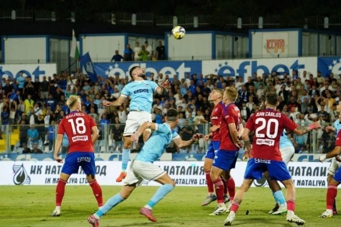 Cəlal Hüseynovun komandası Arda Botevlə heç-heçə etdi