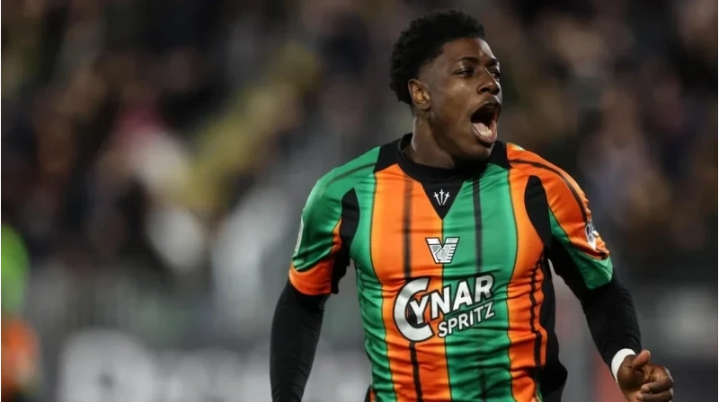 Sportinq İssa Dumbiyanı 26 milyon avroya transfer edir