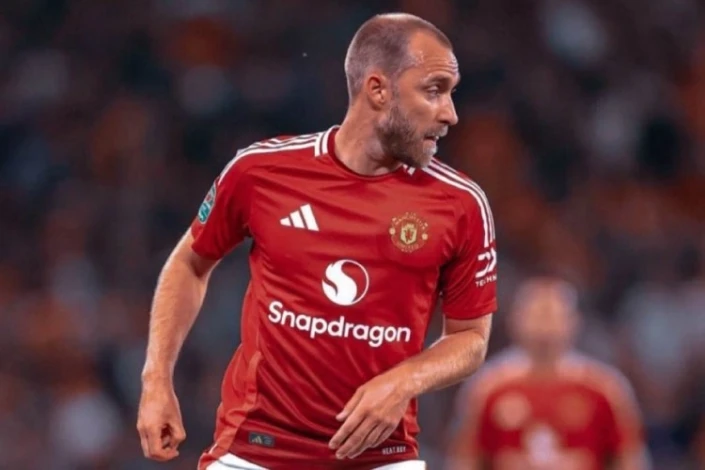 Eriksen wants a lower league club after "Manchester United"
