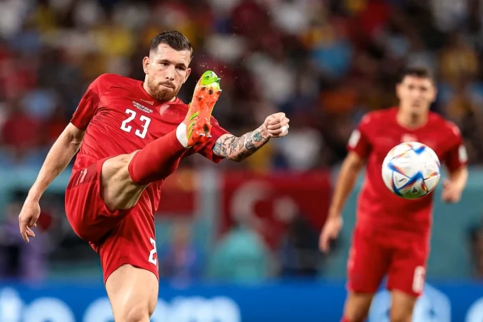 "Milan" Pierre-Emile Højbjerg ile sözleşme imzalamak istiyor