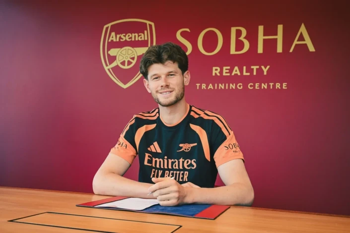 Arsenal İllan Melyeni heyətinə qatdı