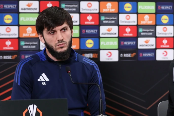 "Qarabağ" futbolçusu Bədavi Hüseynovla müqaviləni uzatdı