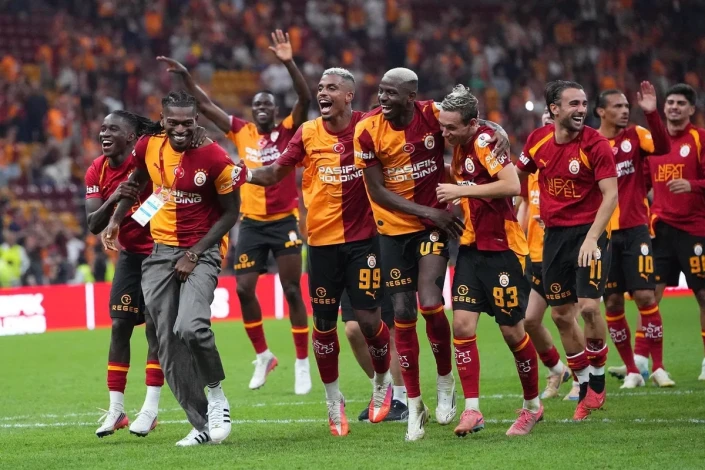 Qalatasaray UEFA Çempionlar Liqası qrup mərhələsi üçün 24 oyunçulu heyətini açıqladı