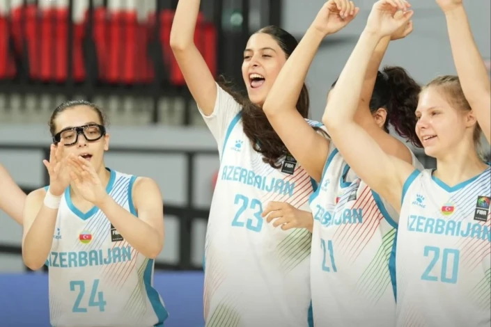 Azerbaijan's U-18 women's basketball team beats Estonia at European Championship