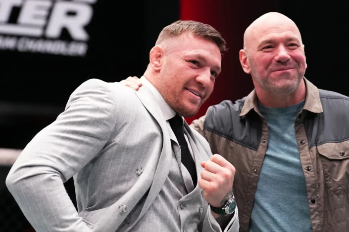 Dana White visits Conor McGregor's restaurant
